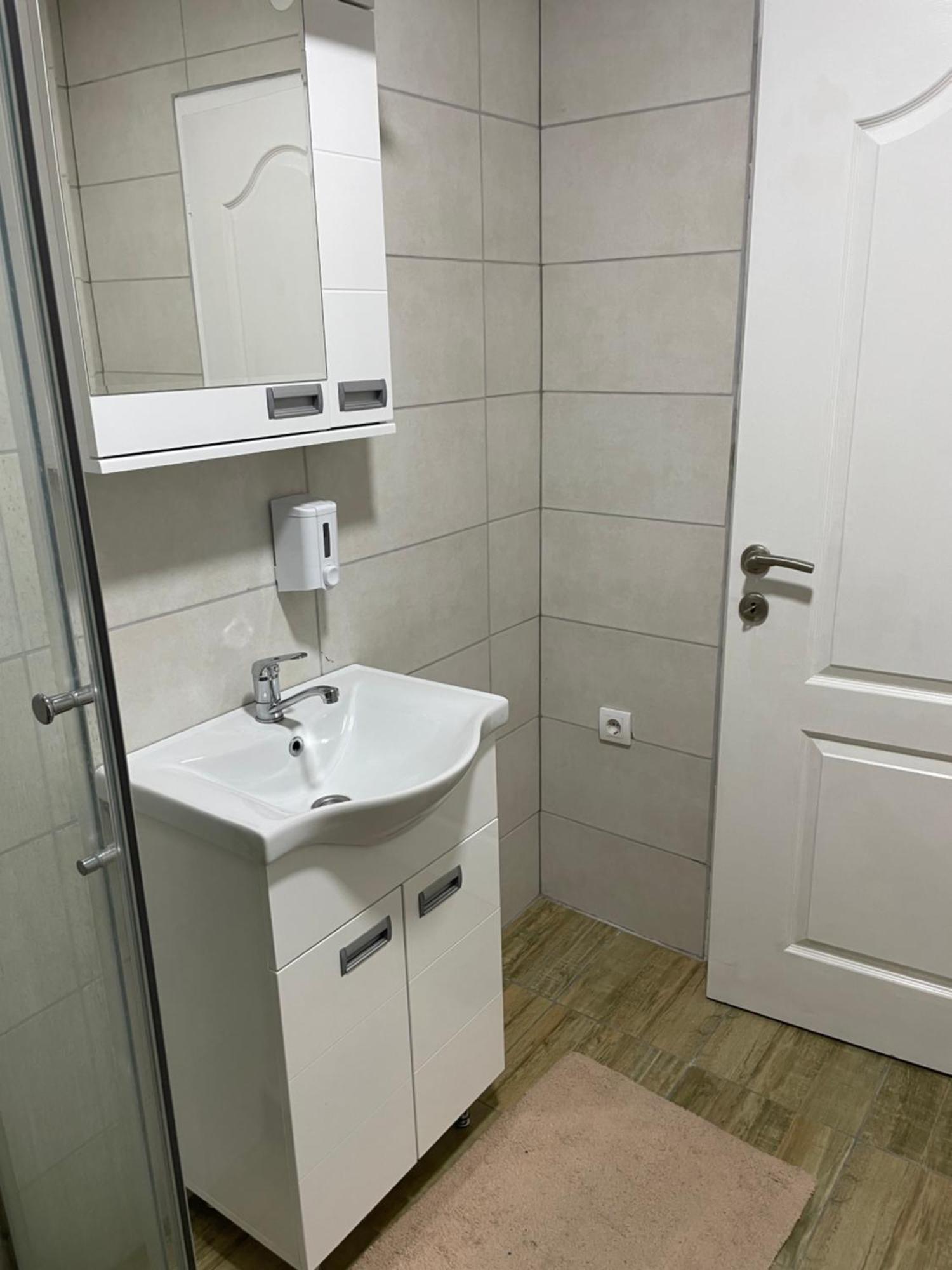Apartments Peka Dusanovac エクステリア 写真